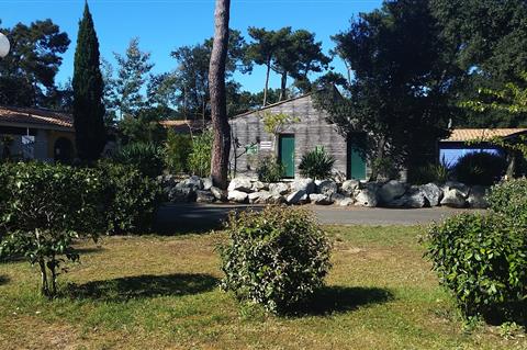 Les services du Camping Beausoleil, camping 3 étoiles avec piscine chauffée, camping bord de mer, location mobil homes, bungalows et emplacements à La Palmyre Les Mathes près de Royan en Charente Maritime